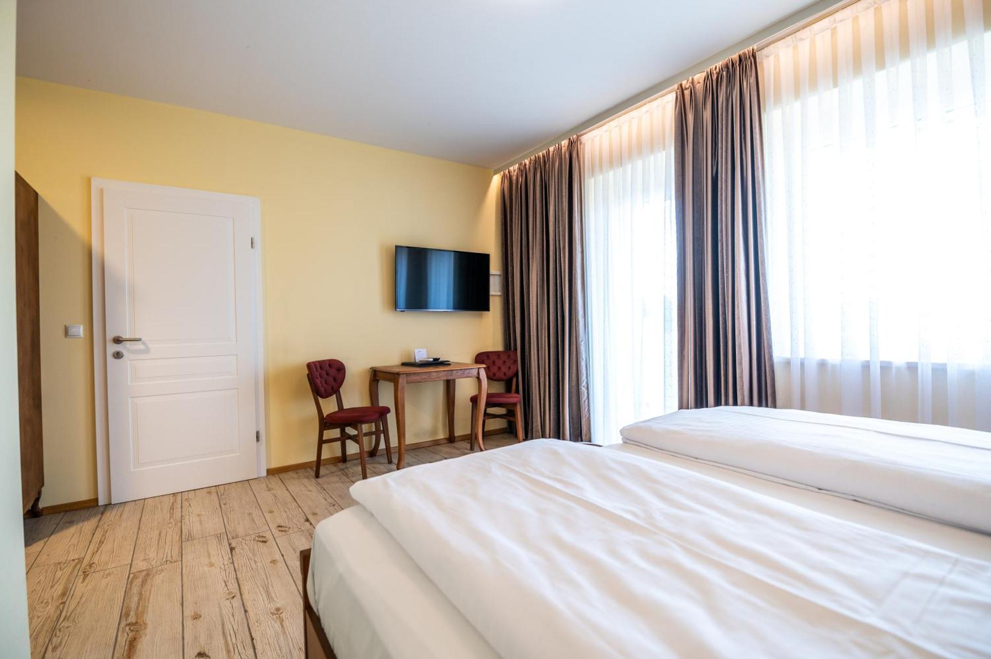Vulkan Residenz Hotel I Self Check-In Schwarzautal 外观 照片
