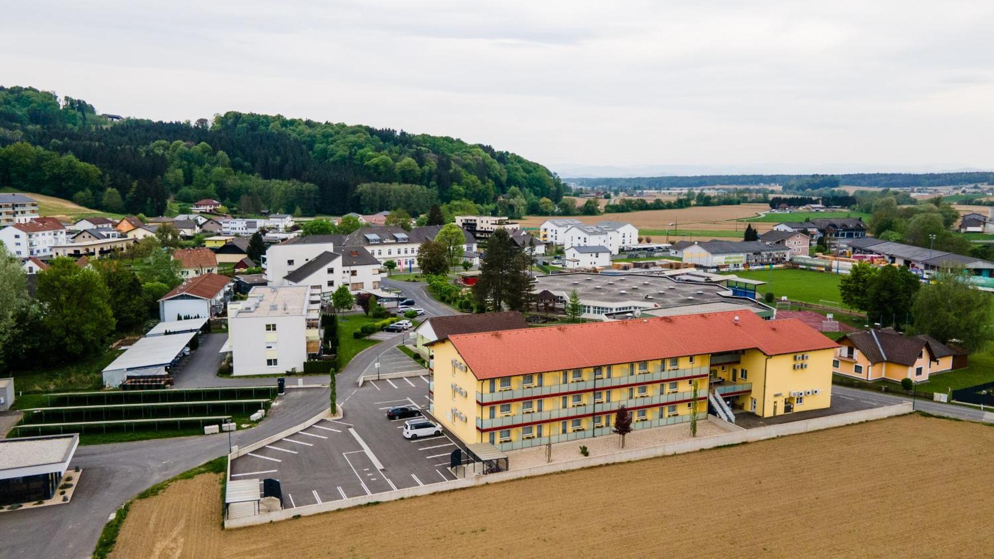 Vulkan Residenz Hotel I Self Check-In Schwarzautal 外观 照片